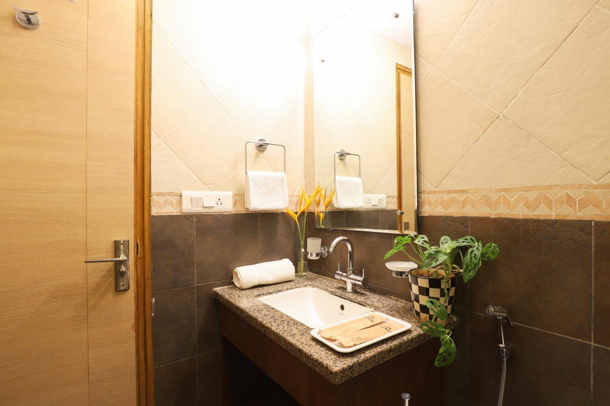 Veera Strand Park Serviced Apartments Near Calangute Buitenkant foto